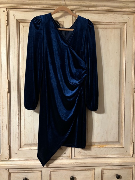 Oten Dresses & Skirts - Oten Navy Velvet Long-Sleeve Draped Wrap Dress